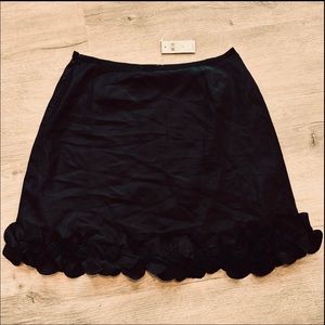 NWT Ann Taylor 100% Silk Rosette 3D Floral Trim Short Mini Skirt in Black Size 4